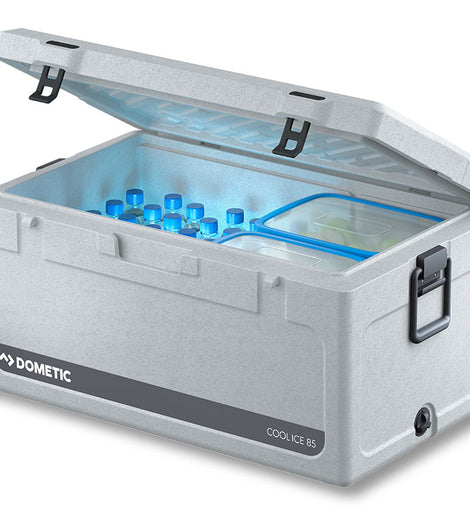 Always have an ice-cold refreshment, no matter where you’re going. This highly efficient and lightweight 87L icebox can keep ice for several days with its thick refrigeration-grade foam insulation and unique labyrinth seal design.