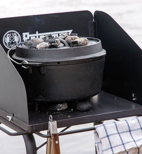 Dutch Oven Table fe45