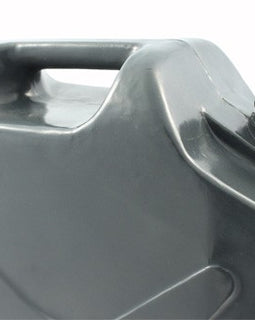 An all plastic food grade water tank that fits into the Front Runner line of Jerry Can holders as well as other popular Jerry Can holders. It is similar in size and shape to most jerry cans on the market.​