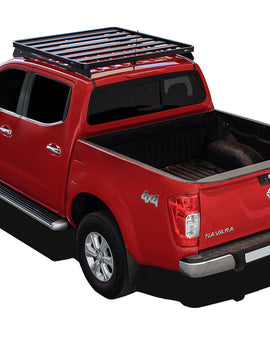 This 1358mm/53.5'' long full-size Slimline II cargo roof rack kit contains the Slimline II Tray, Wind Deflector and 2 Foot Rails to mount the Slimline II Tray to your Nissan Navara/Frontier D23 Double Cab. Drilling is required for installation.