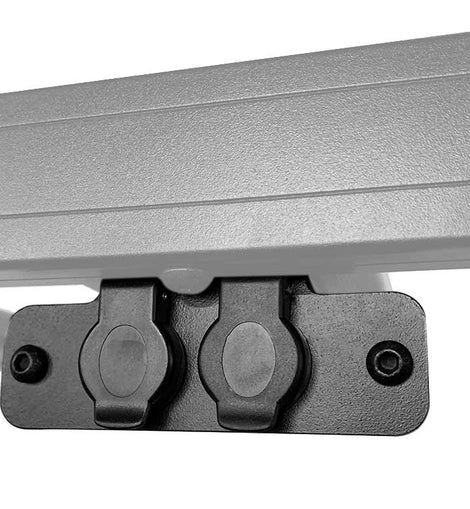 Get power where you need it most with this Roof Rack Power Point. This power point allows you to place your power source where it is really needed and supplies power to additional lights and other 12V accessories.